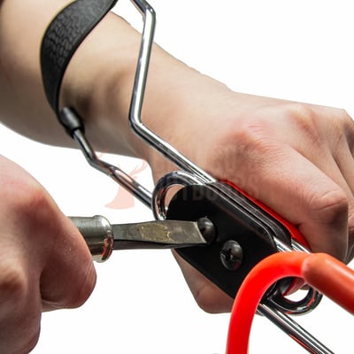 Man Kung Deluxe Slingshot with Wrist Support