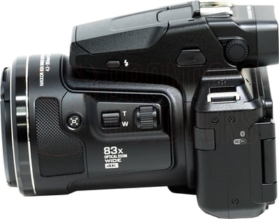 Nikon COOLPIX P950 83x Super Zoom Camera + Element MII Aluminium Tripod + Adventura TLZ 30 II Camera Bag + SanDisk Extreme 64GB SDXC Card